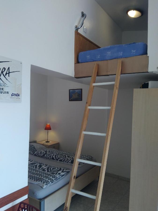 Villa Liamone Studio Fuer 3 Personen , 400 M Vom Strand, Pool, Klimaanlage 사공 외부 사진