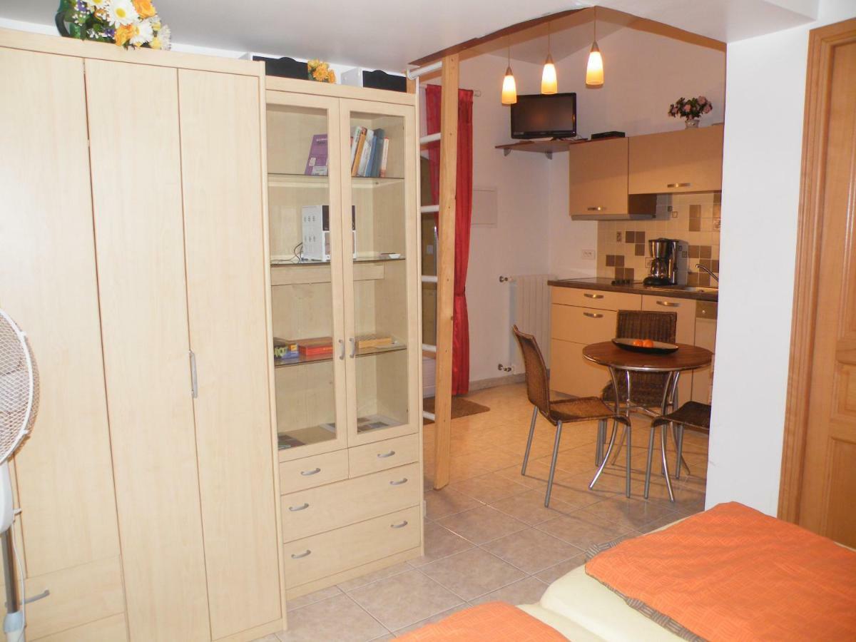 Villa Liamone Studio Fuer 3 Personen , 400 M Vom Strand, Pool, Klimaanlage 사공 외부 사진