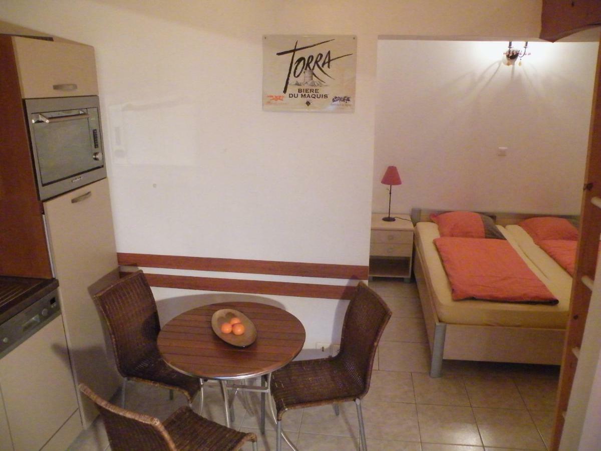 Villa Liamone Studio Fuer 3 Personen , 400 M Vom Strand, Pool, Klimaanlage 사공 외부 사진