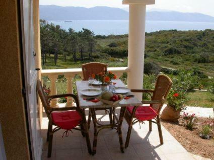 Villa Liamone Studio Fuer 3 Personen , 400 M Vom Strand, Pool, Klimaanlage 사공 외부 사진